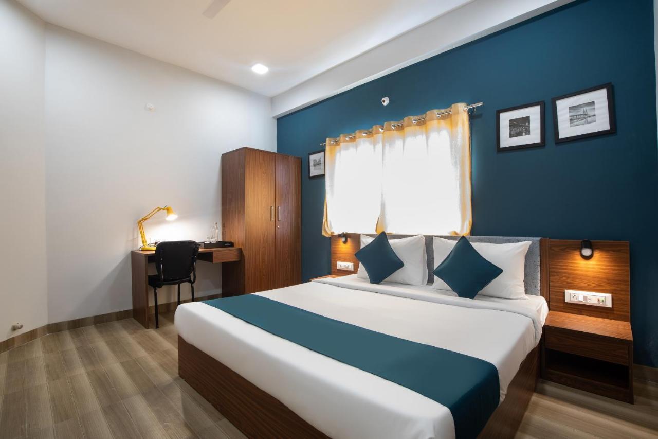 Hotel Ballfin Indore Esterno foto