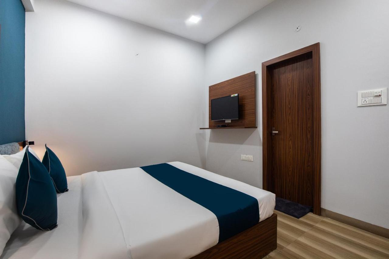 Hotel Ballfin Indore Esterno foto