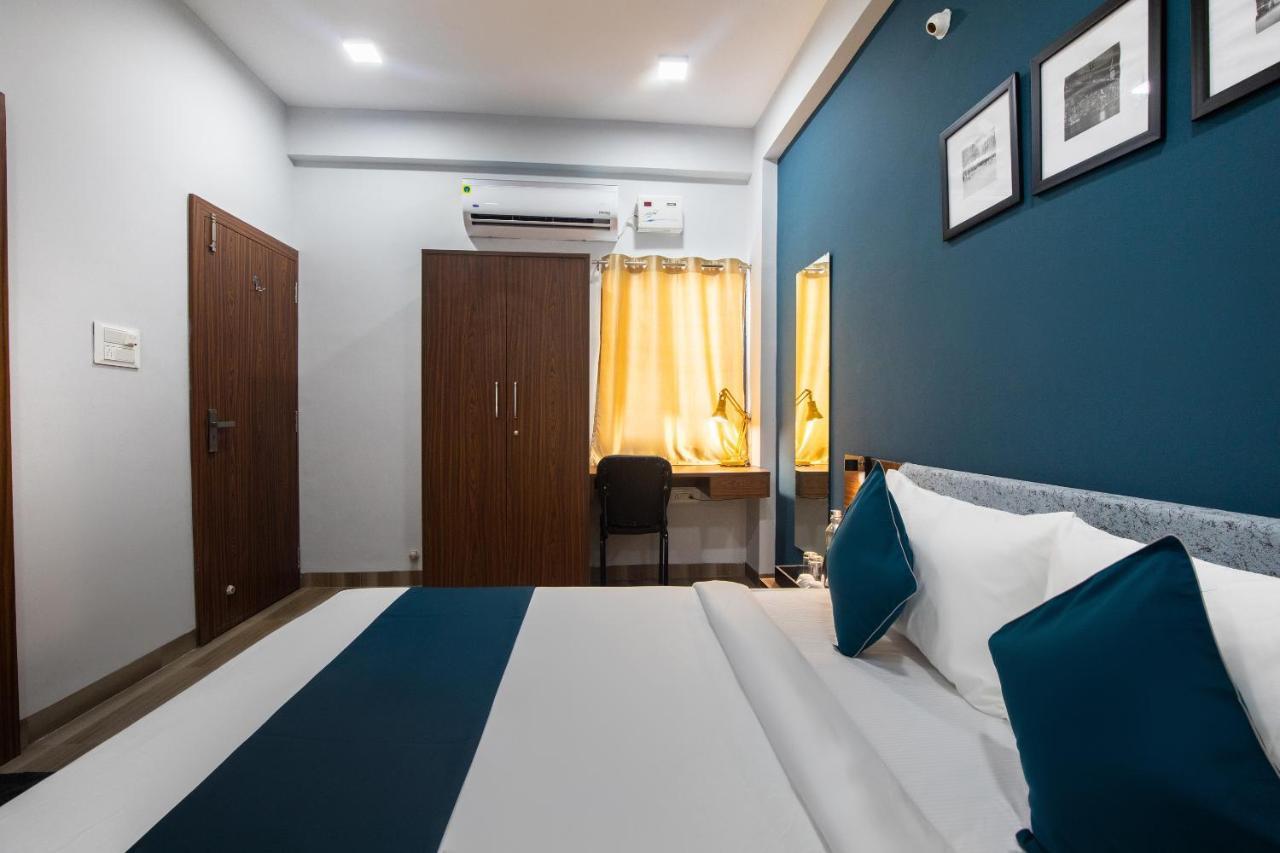 Hotel Ballfin Indore Esterno foto
