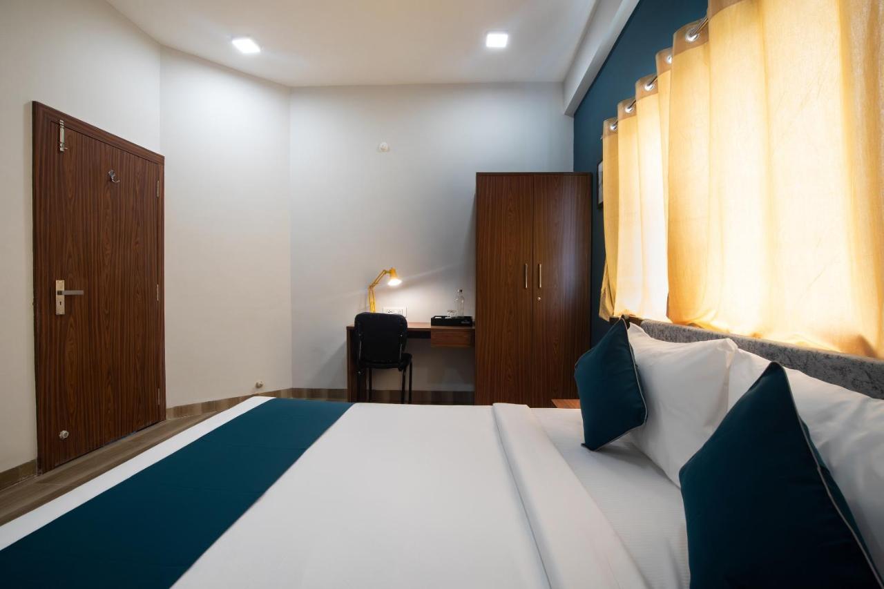 Hotel Ballfin Indore Esterno foto