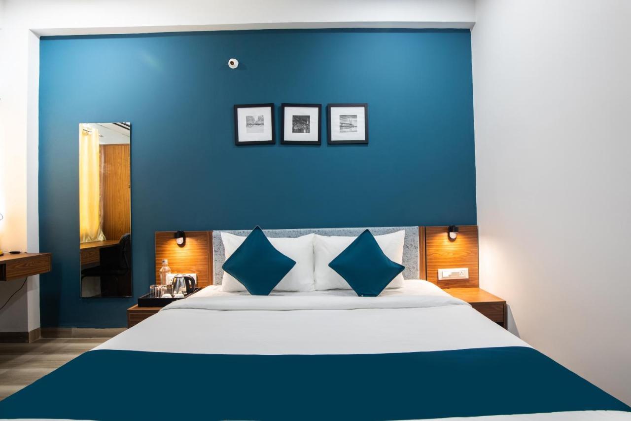 Hotel Ballfin Indore Esterno foto